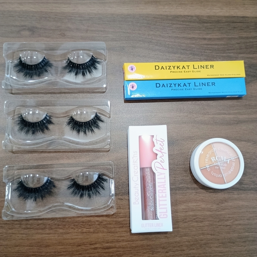 Eyelash And Eye Makeup Bundle.